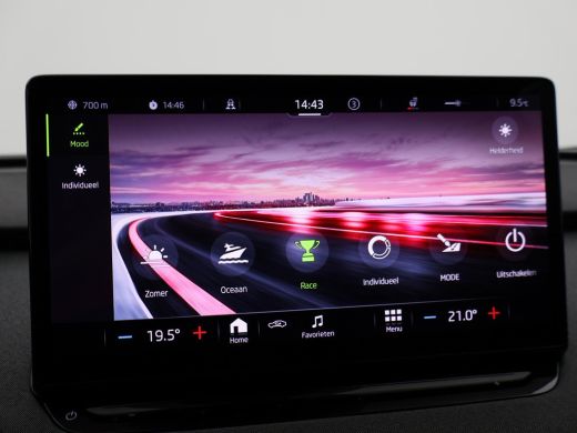 Skoda Enyaq iV 80 + CAMERA | ADAPTIVE CRUISE | SFEERVERLICHTING | CARPLAY | STUURVERW. ActivLease financial lease