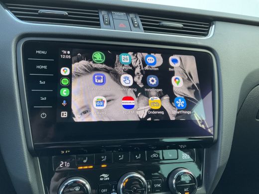 Skoda Octavia Combi 1.5 TSI Au7 Leer Panodak Trekhaak Stoelverw. Carplay Greentech Business Edition Plus ActivLease financial lease