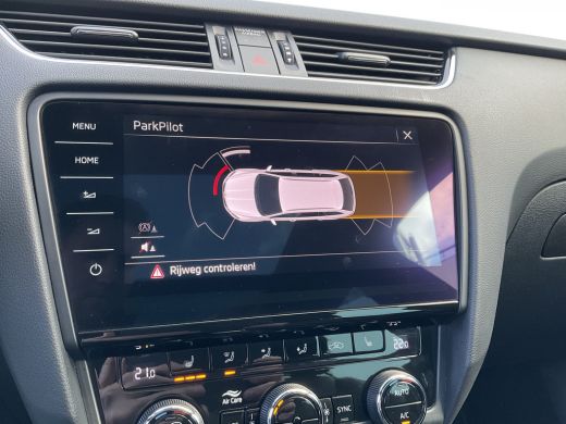 Skoda Octavia Combi 1.5 TSI Au7 Leer Panodak Trekhaak Stoelverw. Carplay Greentech Business Edition Plus ActivLease financial lease