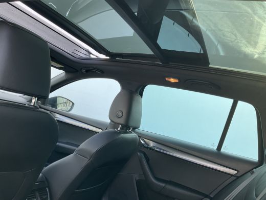Skoda Octavia Combi 1.5 TSI Au7 Leer Panodak Trekhaak Stoelverw. Carplay Greentech Business Edition Plus ActivLease financial lease