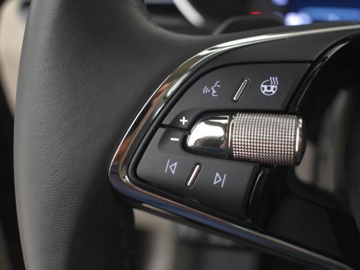 Skoda Superb Combi 1.4 TSI iV Laurin & Klement 218pk | Matrix LED l Leder | Trekhaak | Canton sound | Dodehoek... ActivLease financial lease