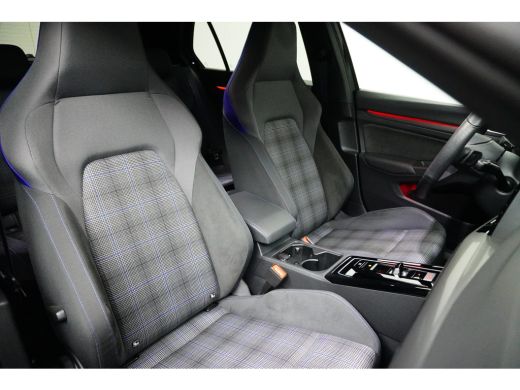 Volkswagen Golf 1.4 eHybrid GTE | Achteruitrijcamera | Lichtmetalen velgen 18" | Trekhaak elektrisch uitklapbaar ActivLease financial lease