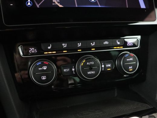 Volkswagen Passat 2.0 TSI R Line | 190pk | Trekhaak | Leder/Alcantara | Stoelverwarming | Camera | Matrix LED | Ada... ActivLease financial lease