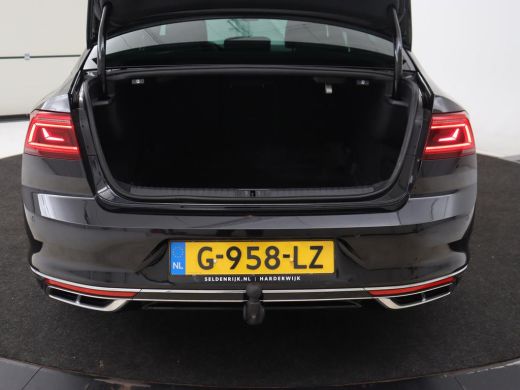 Volkswagen Passat 2.0 TSI R Line | 190pk | Trekhaak | Leder/Alcantara | Stoelverwarming | Camera | Matrix LED | Ada... ActivLease financial lease