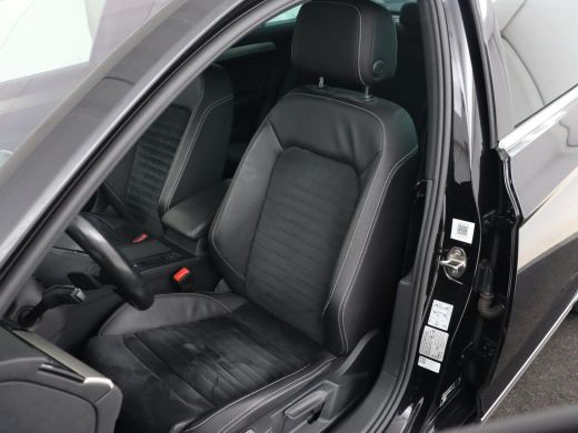Volkswagen Passat 2.0 TSI R Line | 190pk | Trekhaak | Leder/Alcantara | Stoelverwarming | Camera | Matrix LED | Ada... ActivLease financial lease