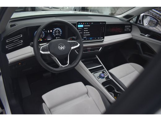 Volkswagen Tiguan 1.5 eHybrid 204PK Elegance | Schuif-kanteldak | Beige interieur | Harman Kardon | Assistantie Pak... ActivLease financial lease