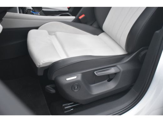 Volkswagen Tiguan 1.5 eHybrid 204PK Elegance | Schuif-kanteldak | Beige interieur | Harman Kardon | Assistantie Pak... ActivLease financial lease