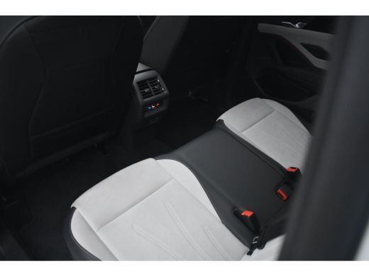 Volkswagen Tiguan 1.5 eHybrid 204PK Elegance | Schuif-kanteldak | Beige interieur | Harman Kardon | Assistantie Pak... ActivLease financial lease