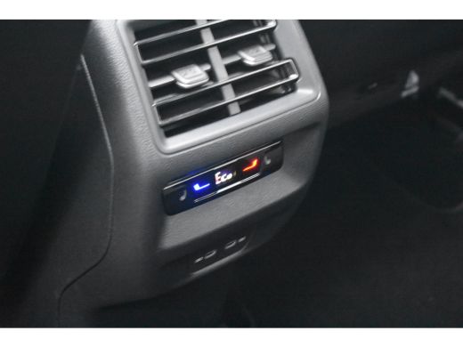 Volkswagen Tiguan 1.5 eHybrid 204PK Elegance | Schuif-kanteldak | Beige interieur | Harman Kardon | Assistantie Pak... ActivLease financial lease