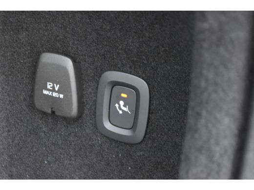 Volvo  V60 2.0 B3 Business Pro | Trekhaak | 4x Nieuwe All Seasons | Fusion Red / Blond Leather | Intellisafe... ActivLease financial lease