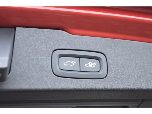 Volvo  V60 2.0 B3 Business Pro | Trekhaak | 4x Nieuwe All Seasons | Fusion Red / Blond Leather | Intellisafe... ActivLease financial lease