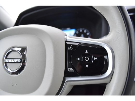 Volvo  V60 2.0 B3 Business Pro | Trekhaak | 4x Nieuwe All Seasons | Fusion Red / Blond Leather | Intellisafe... ActivLease financial lease