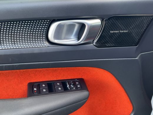 Volvo  XC40 1.5 T5 262pk Recharge R-Design 360&deg; HK Pano Trekhaak Stoel/Stuurverw. PHEV ActivLease financial lease