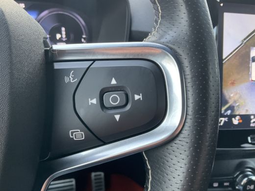 Volvo  XC40 1.5 T5 262pk Recharge R-Design 360&deg; HK Pano Trekhaak Stoel/Stuurverw. PHEV ActivLease financial lease