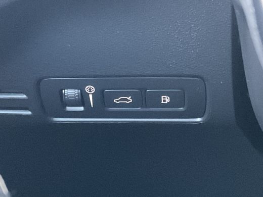 Volvo  XC40 1.5 T5 262pk Recharge R-Design 360&deg; HK Pano Trekhaak Stoel/Stuurverw. PHEV ActivLease financial lease