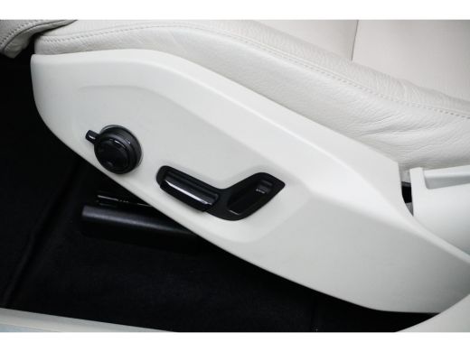 Volvo  XC60 2.0 T6 Plug-in hybrid AWD Plus Dark | Panoramadak | Stoel- & stuurverwarming | Keyless | 20" | Ca... ActivLease financial lease