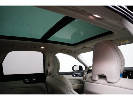 Volvo  XC60 2.0 T6 Plug-in hybrid AWD Plus Dark | Panoramadak | Stoel- & stuurverwarming | Keyless | 20" | Ca... ActivLease financial lease