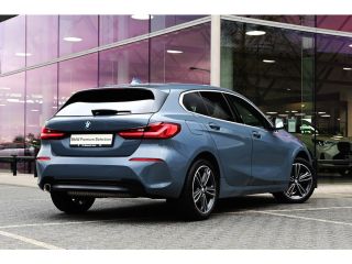 BMW 1 Serie 118i Sport Line Automaat / Sportstoelen / LED / Live Cockpit Professional / Cruise Control