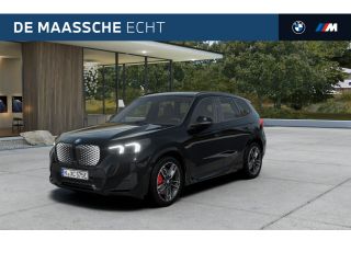 BMW iX1 eDrive20 M Sport / Sportstoelen / Achteruitrijcamera / M Adaptief onderstel / Comfort Access / Ad...