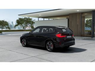 BMW iX1 eDrive20 M Sport / Sportstoelen / Achteruitrijcamera / M Adaptief onderstel / Comfort Access / Ad...