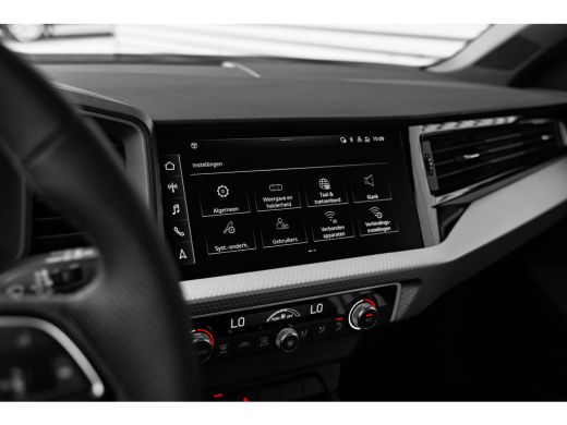 Audi A1 Sportback Sportback S edition | Airconditioning 2-zone | Audi smartphone interface | Audi virtual cockpit ActivLease financial lease
