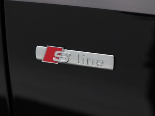 Audi Q3 45 TFSi e 245 Pk Automaat S-Line | Virtual Cockpit | Adaptive Cruise | Camera | Alcantara Leder |... ActivLease financial lease