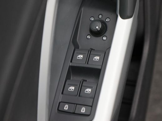 Audi Q3 45 TFSi e 245 Pk Automaat S-Line | Virtual Cockpit | Adaptive Cruise | Camera | Alcantara Leder |... ActivLease financial lease