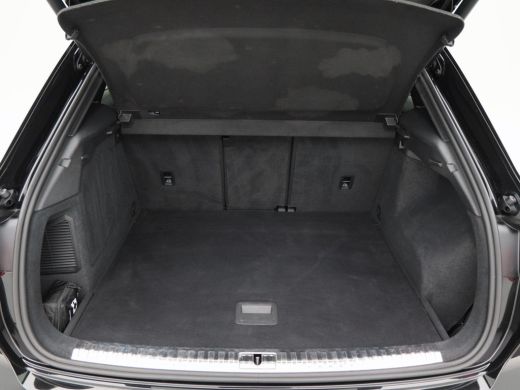 Audi Q3 45 TFSi e 245 Pk Automaat S-Line | Virtual Cockpit | Adaptive Cruise | Camera | Alcantara Leder |... ActivLease financial lease