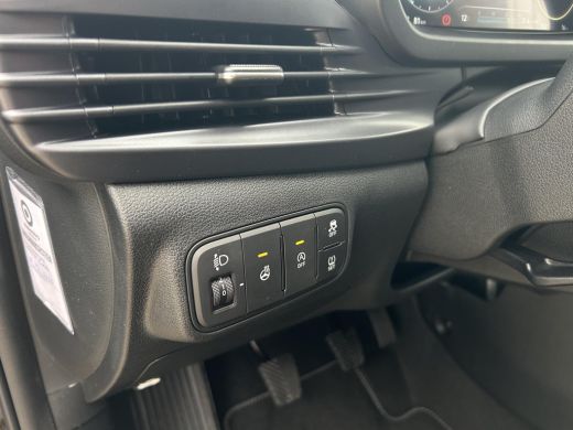 Hyundai i20 1.0 T-GDI Premium | Stoelverwarming | Stuurwielverwarming | Achteruitrijcamera | Climate Control ... ActivLease financial lease