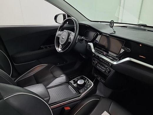 Kia e-Niro ExecutiveLine 64 kWh | Navi | Camera | Leder | JBL Sound | ActivLease financial lease