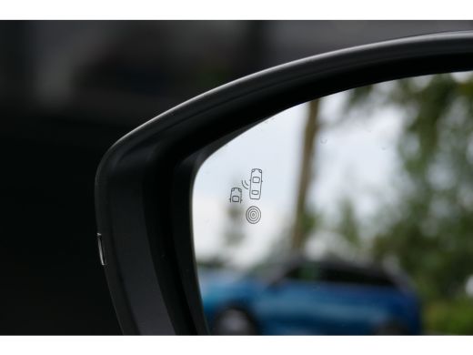 Peugeot 2008 1.2 PURETECH 130PK GT PACK AUTOMAAT / NAVI / ALCANATARA / PDC / CLIMA / 17"LMV / CAMERA V+A / KEY... ActivLease financial lease