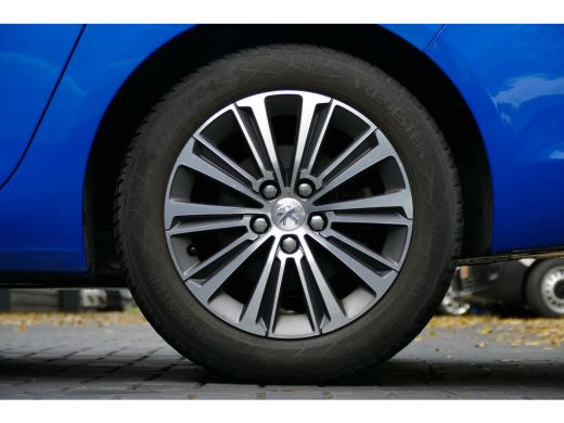 Peugeot 308 SW 1.2 PURETECH 110PK ALLURE / NAVI / LED / PDC / CLIMA / 16"LMV / CAMERA / KEYLESS / BLUETOOTH /... ActivLease financial lease