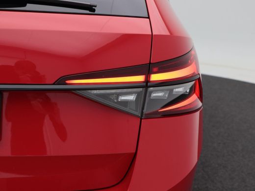 Skoda Superb Combi 1.5 TSi 150 Pk Automaat Sportline Business | Panoramadak | Trekhaak | Virtual Cockpit | Ada... ActivLease financial lease
