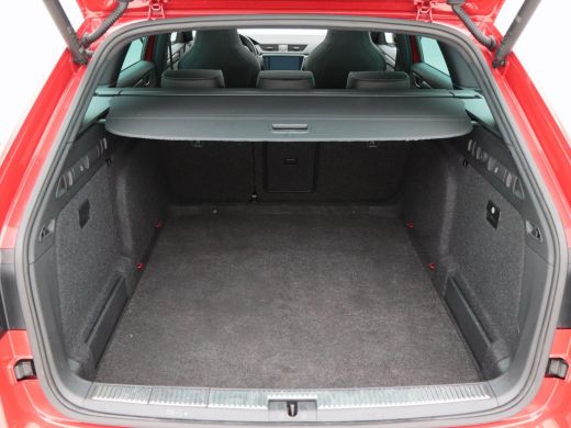 Skoda Superb Combi 1.5 TSi 150 Pk Automaat Sportline Business | Panoramadak | Trekhaak | Virtual Cockpit | Ada... ActivLease financial lease