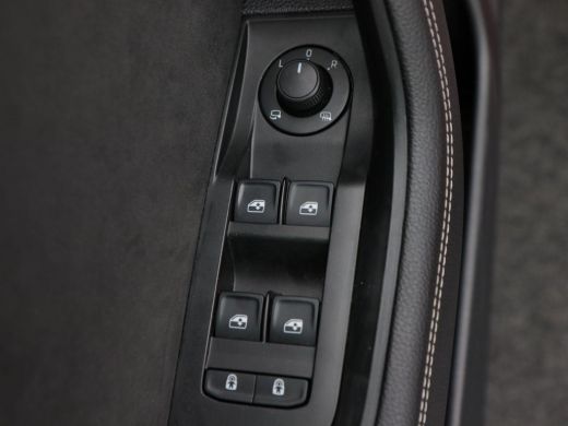 Skoda Superb Combi 1.5 TSi 150 Pk Automaat Sportline Business | Panoramadak | Trekhaak | Virtual Cockpit | Ada... ActivLease financial lease