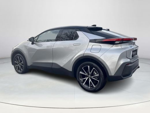 Toyota C-HR 2.0 Plug-in Hybrid 220 First Edition | 06-10141018 Voor meer informatie ActivLease financial lease