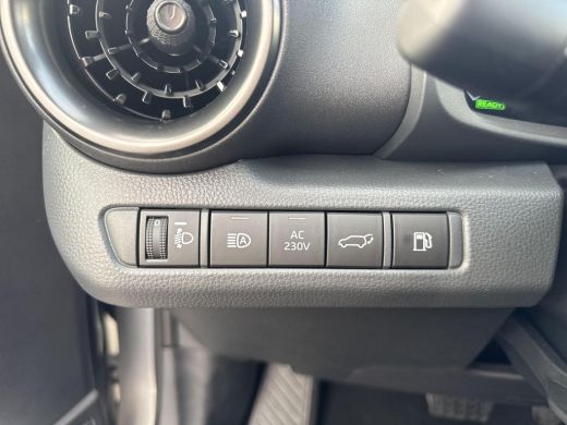 Toyota C-HR 2.0 Plug-in Hybrid 220 First Edition | 06-10141018 Voor meer informatie ActivLease financial lease