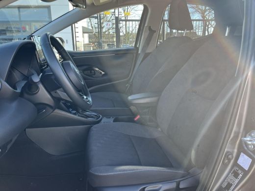 Toyota Yaris 1.5 Hybrid 115 Dynamic ActivLease financial lease