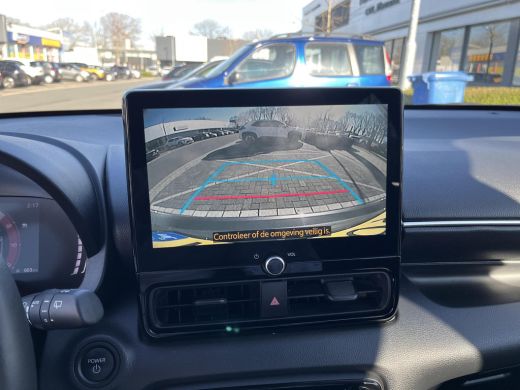 Toyota Yaris 1.5 Hybrid 115 Dynamic ActivLease financial lease