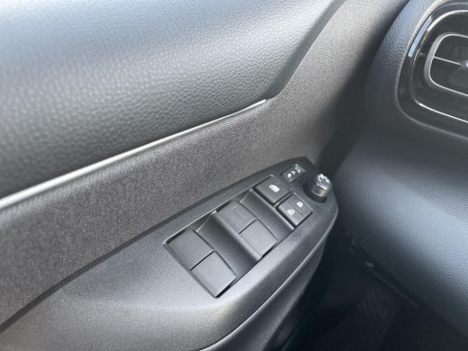 Toyota Yaris 1.5 Hybrid 130 Executive ActivLease financial lease