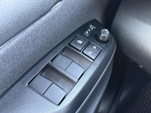 Toyota Yaris 1.5 Hybrid 130 Executive | Navigatie | Apple CarPlay/Android auto | Achteruitrijcamera ActivLease financial lease