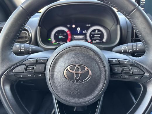 Toyota Yaris 1.5 Hybrid 130 Executive | Navigatie | Apple CarPlay/Android auto | Achteruitrijcamera ActivLease financial lease