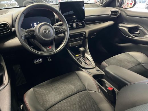 Toyota Yaris 1.5 Hybrid 130 GR Sport | GR Sport Plus Pack | &euro; 2.000 extra inruilwaarde | ActivLease financial lease