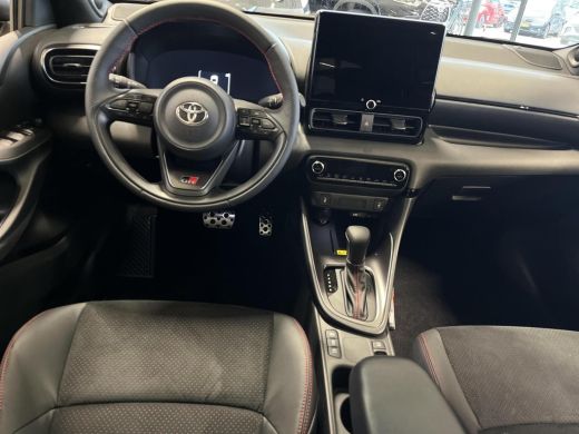Toyota Yaris 1.5 Hybrid 130 GR Sport | GR Sport Plus Pack | &euro; 2.000 extra inruilwaarde | ActivLease financial lease