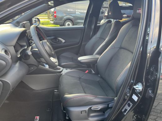 Toyota Yaris 1.5 Hybrid 130 GR Sport | Nieuw te bestellen | &euro; 2.000 extra inruilwaarde | ActivLease financial lease