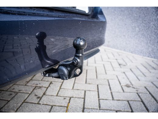 Volkswagen ID. Buzz Cargo Cargo Anniversary Edition 79 kWh TREKHAAK - TWO TONE - IQ LIGHT ActivLease financial lease