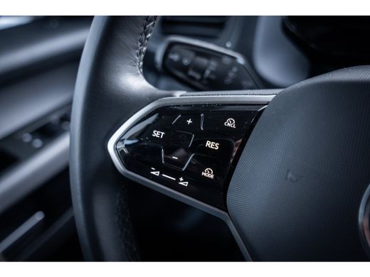 Volkswagen ID. Buzz Cargo Cargo Anniversary Edition 79 kWh TREKHAAK - TWO TONE - IQ LIGHT ActivLease financial lease