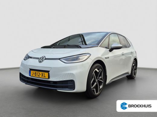 Volkswagen ID.3 First Plus 58 kWh Trekhaak | Matrix LED | Camera | Stuur+Stoelverwarming |