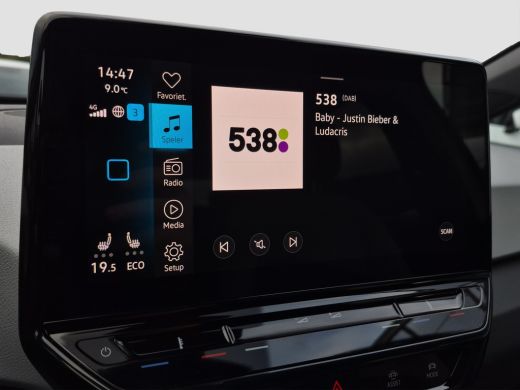 Volkswagen ID.3 First Plus 58 kWh Trekhaak | Matrix LED | Camera | Stuur+Stoelverwarming | ActivLease financial lease