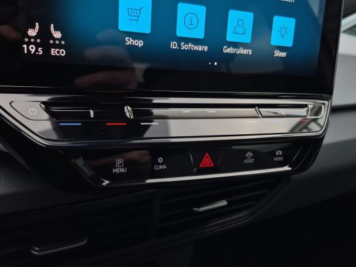 Volkswagen ID.3 First Plus 58 kWh Trekhaak | Matrix LED | Camera | Stuur+Stoelverwarming | ActivLease financial lease